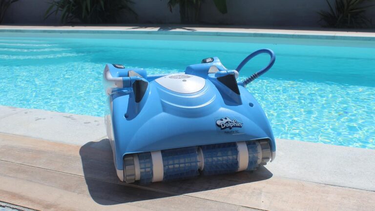 Robot piscine Dolphin Nauty TC : un must-have pour les piscines !