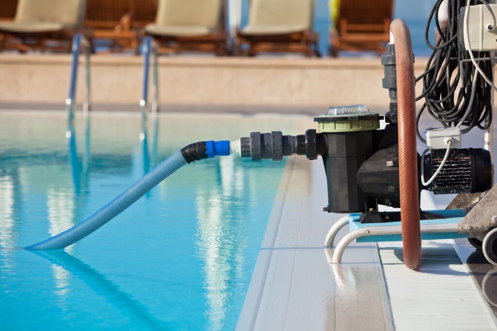 Quelle puissance pour une pompe de piscine ? Le guide pour faire le bon choix